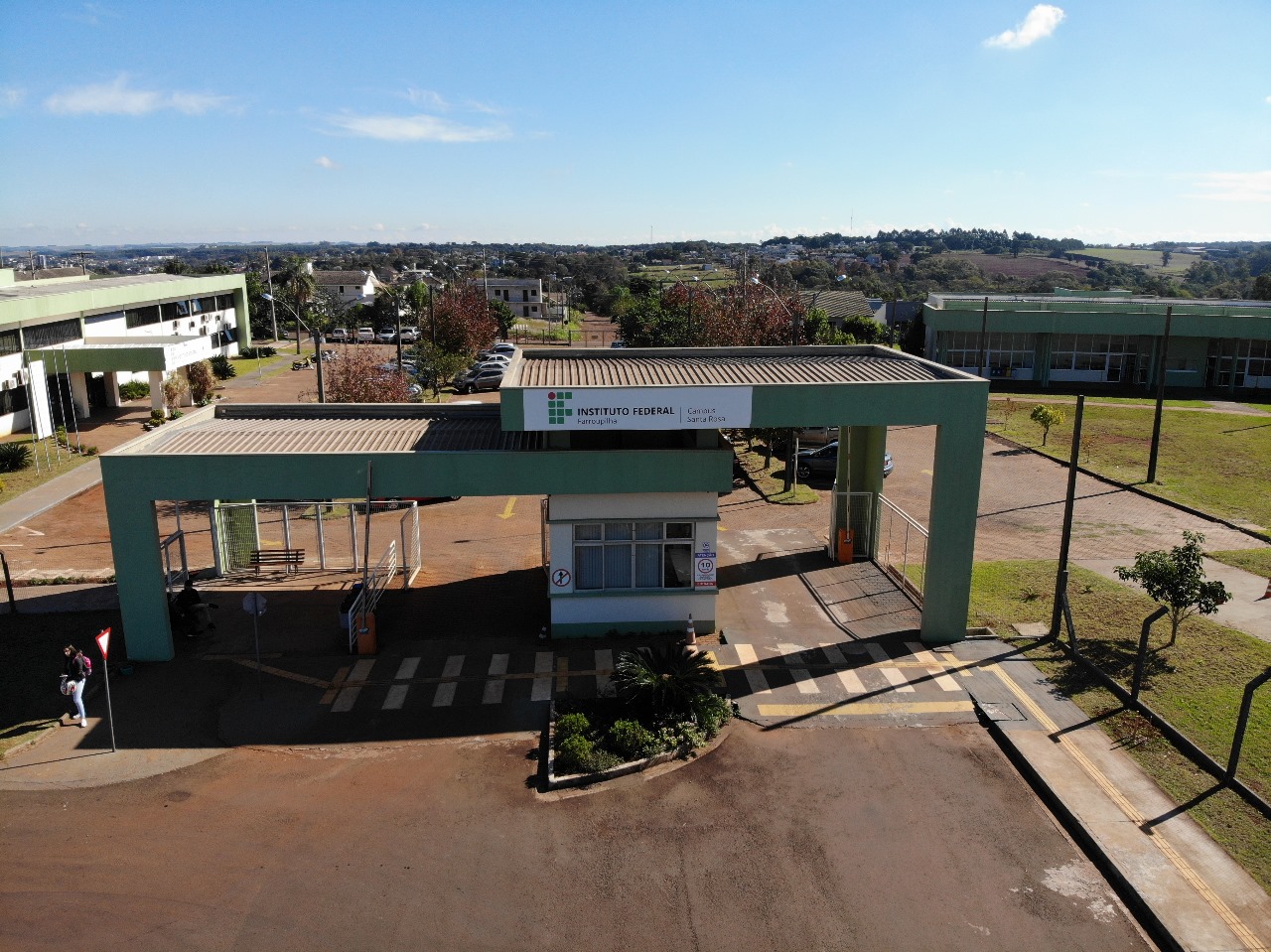 653b8ceff10212.41848567